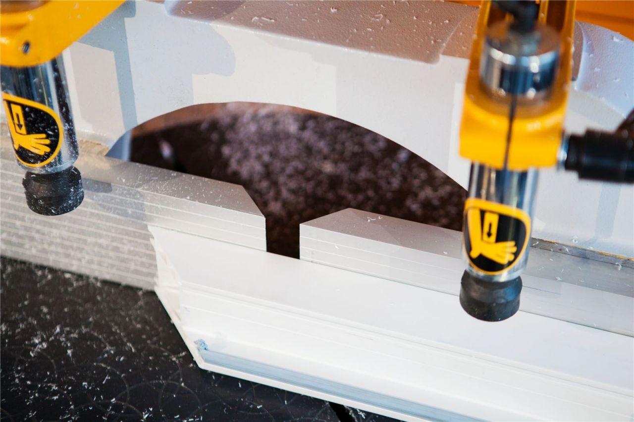 Otomatik Alttan ��kma Testereli Kesim Makinas� CM 504