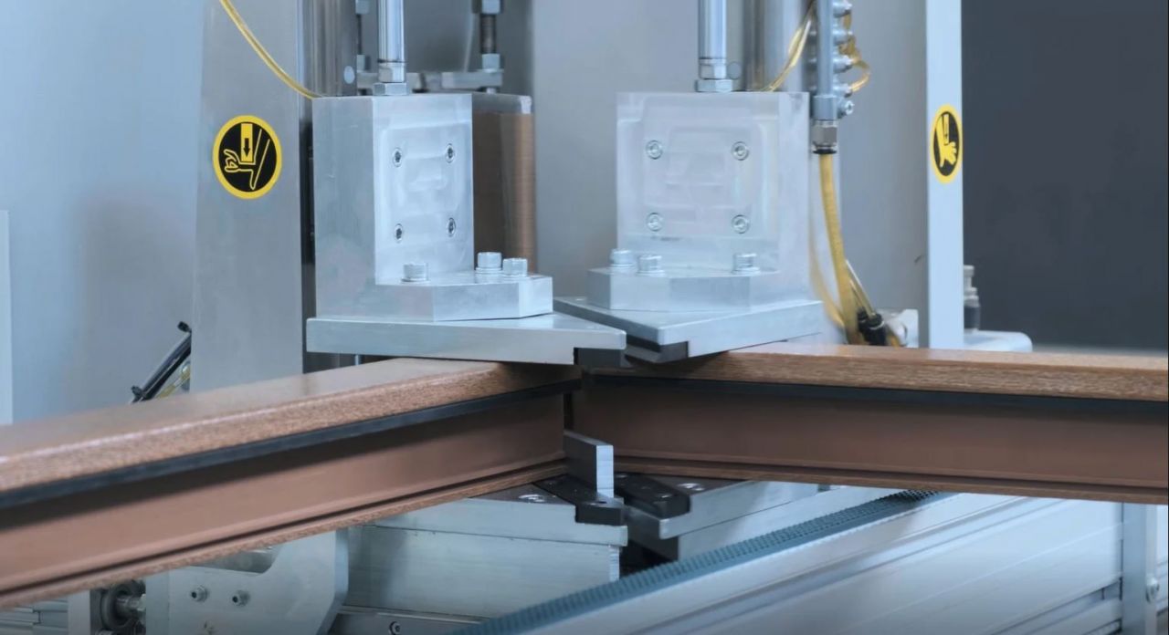 Pvc D�rt K��e Kaynak Makinas� CW400