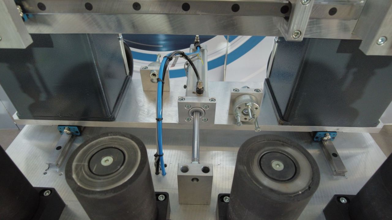 CNC Vidalama Makinesi CS-520