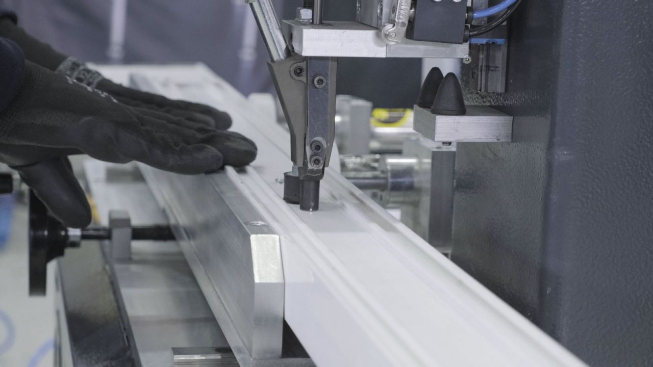 Otomatik Vidalama & Delik Delme ve Kol Yeri A�ma Makinas� TDS-120