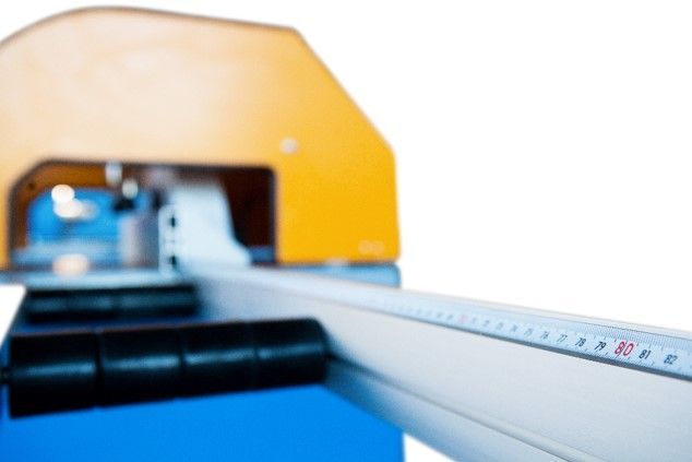 Otomatik Alt Kesim Makinesi CM504