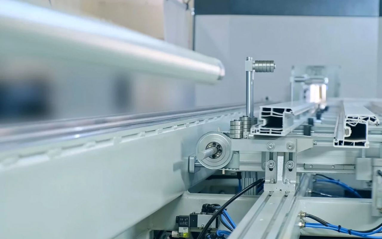 PVC Profil ��leme ve Kesim Merkezi SIRIUS D550