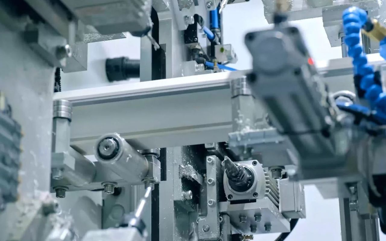 PVC Profil ��leme ve Kesim Merkezi SIRIUS D550