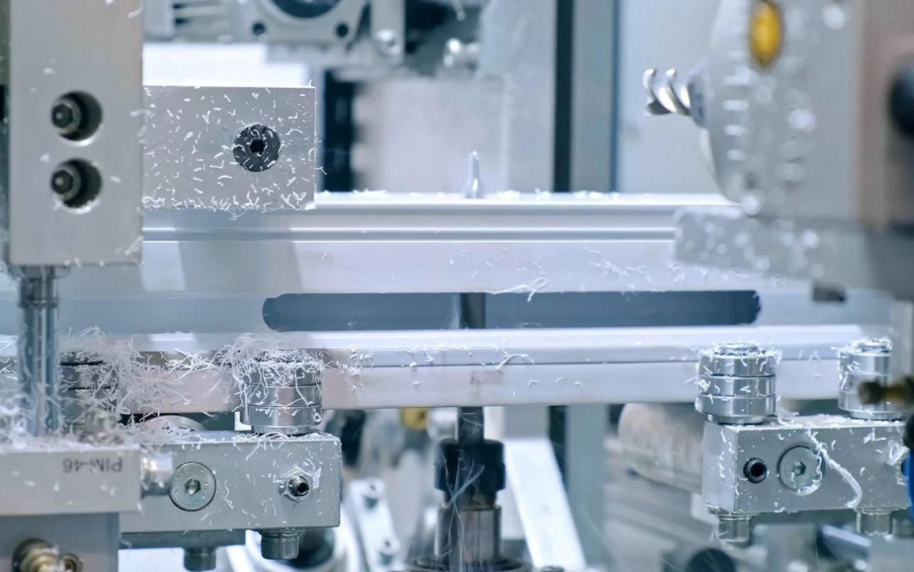 PVC Profil ��leme ve Kesim Merkezi SIRIUS D550